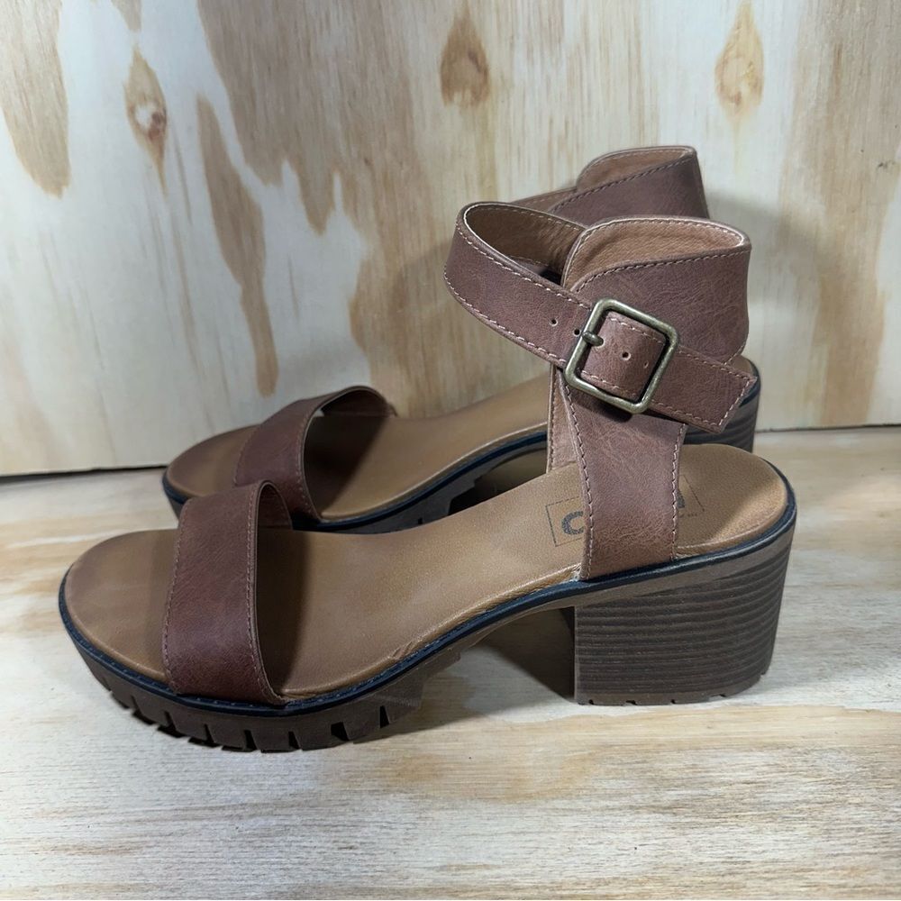 Jelly Pop Tallulah Brown Chunky Heel Sandals Women’s Size 8.5